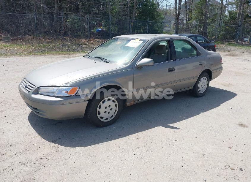 Photo 2 of 1999 Toyota Camry LE (VIN 4T1BG22K9XU443843)