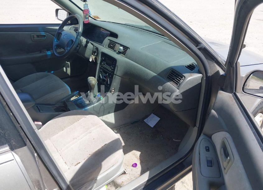 Photo 5 of 1999 Toyota Camry LE (VIN 4T1BG22K9XU443843)