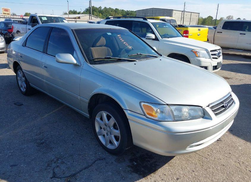 2000 Toyota Camry CE (VIN 4T1BG22K9YU010458) main photo