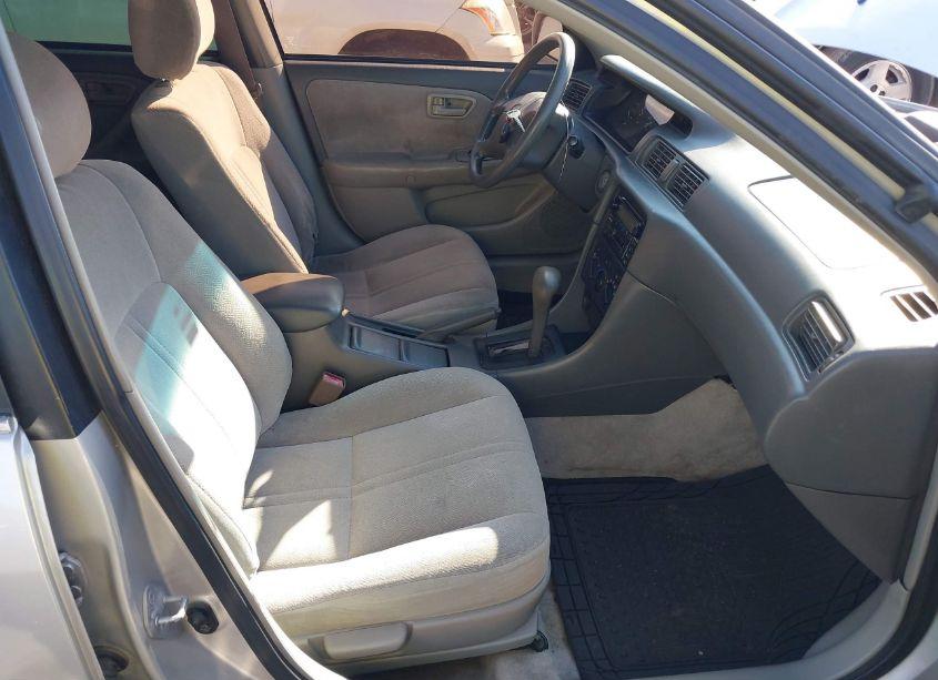 Photo 5 of 2000 Toyota Camry CE (VIN 4T1BG22K9YU010458)