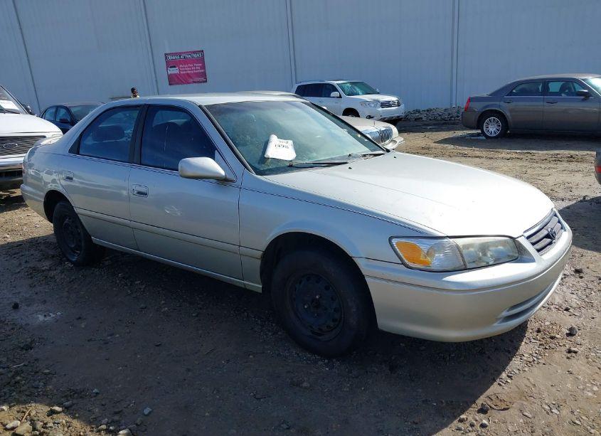 2000 Toyota Camry CE (VIN 4T1BG22K9YU645907) main photo