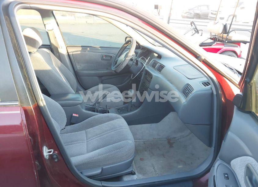 Photo 5 of 2000 Toyota Camry LE (VIN 4T1BG22K9YU688451)