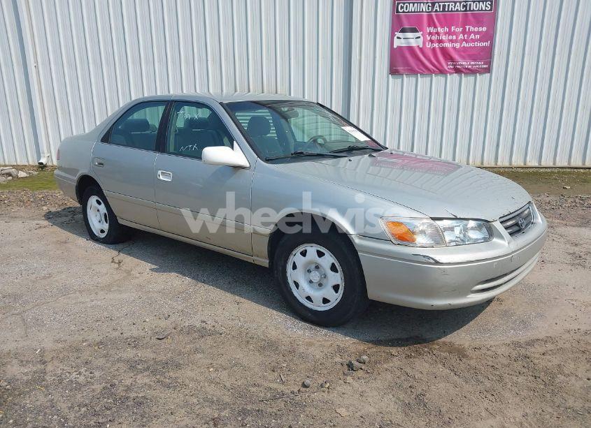 2000 Toyota Camry CE (VIN 4T1BG22K9YU714823) main photo