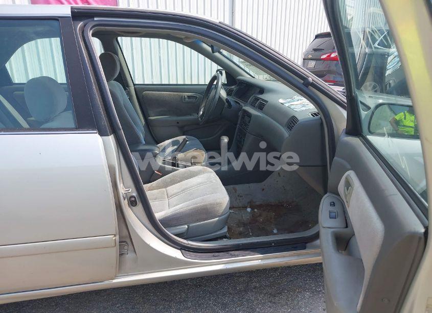 Photo 5 of 2000 Toyota Camry CE (VIN 4T1BG22K9YU714823)