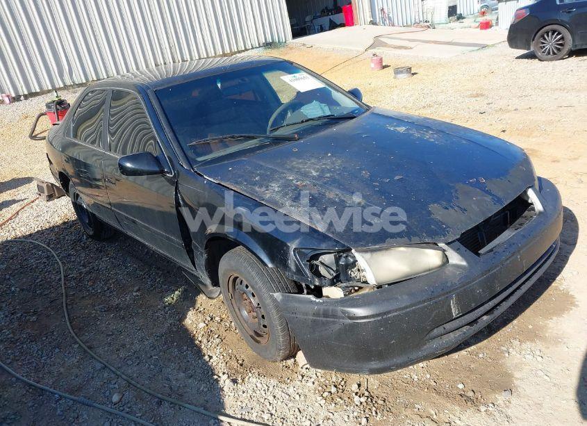 2000 Toyota Camry CE (VIN 4T1BG22K9YU961078) main photo