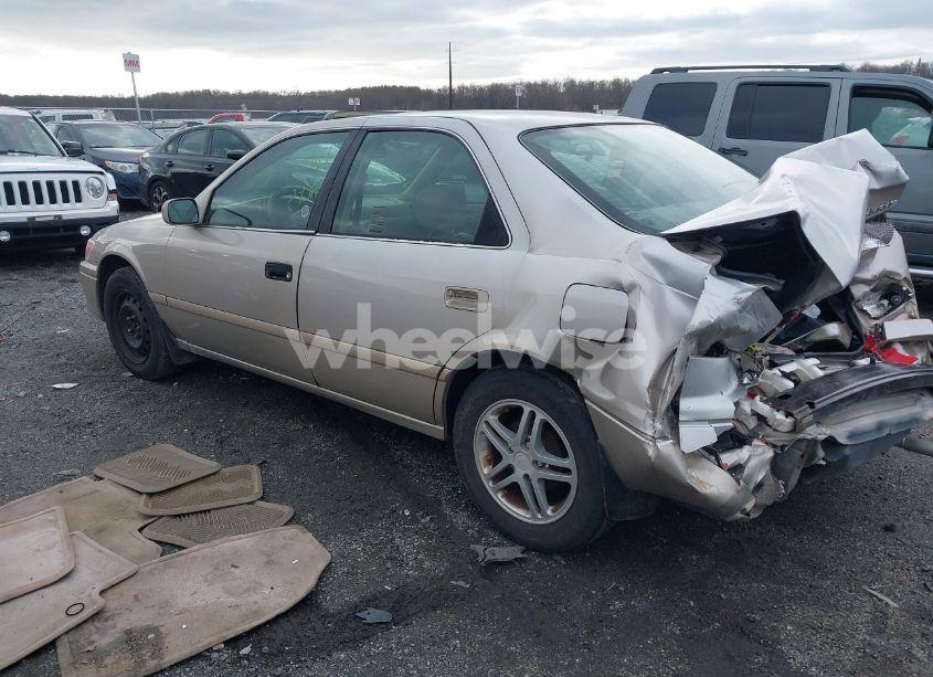 Photo 3 of 2000 Toyota Camry LE (VIN 4T1BG22K9YU979547)
