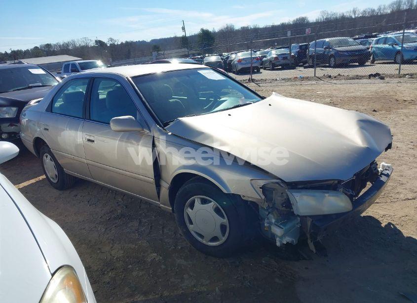 2000 Toyota Camry CE (VIN 4T1BG22K9YU980648) main photo
