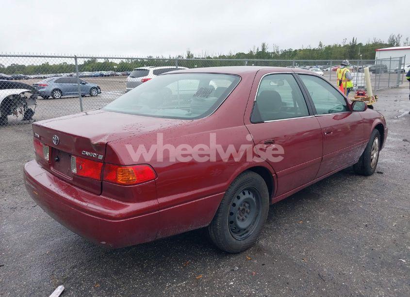 Photo 4 of 2001 Toyota Camry LE (VIN 4T1BG22KX1U031082)