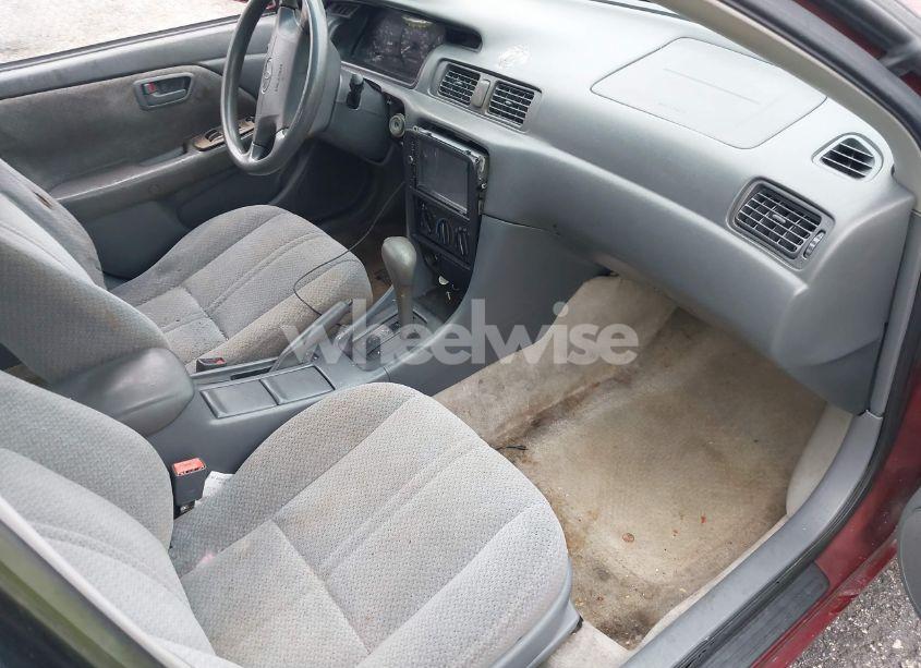 Photo 5 of 2001 Toyota Camry LE (VIN 4T1BG22KX1U031082)