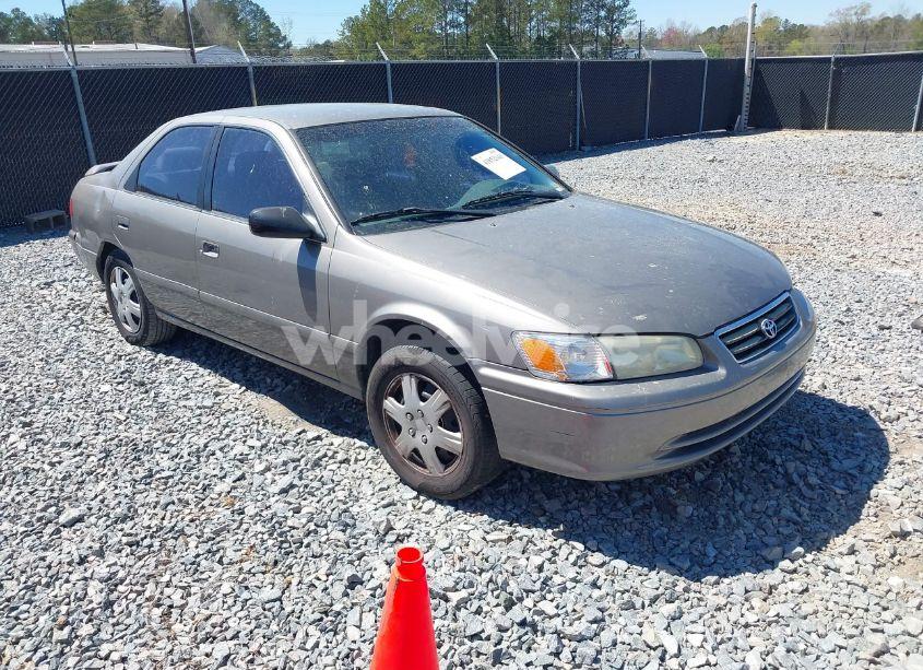 2001 Toyota Camry CE (VIN 4T1BG22KX1U047363) main photo