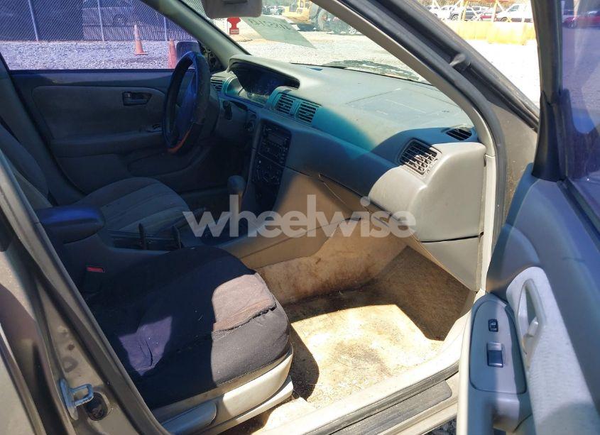 Photo 5 of 2001 Toyota Camry CE (VIN 4T1BG22KX1U047363)