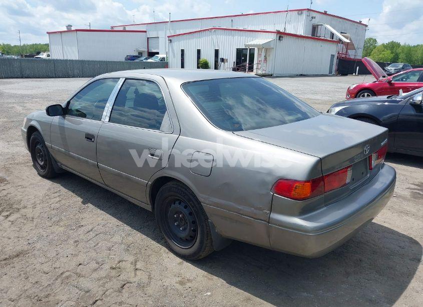 Photo 3 of 2001 Toyota Camry LE (VIN 4T1BG22KX1U072957)