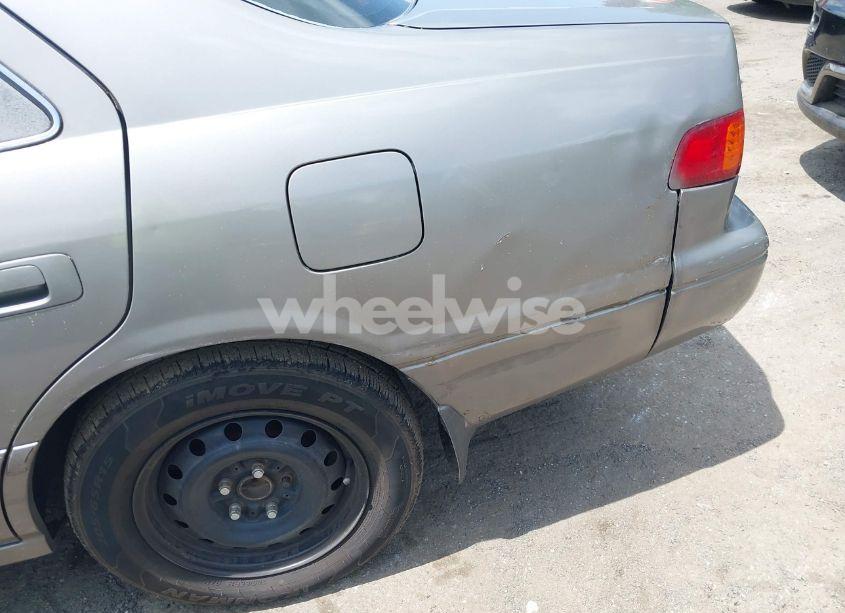 Photo 6 of 2001 Toyota Camry LE (VIN 4T1BG22KX1U072957)