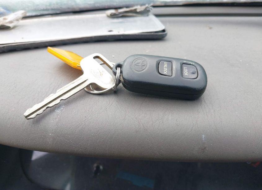 Photo 11 of 2001 Toyota Camry LE (VIN 4T1BG22KX1U777127)