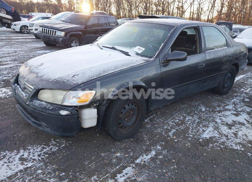 Photo 2 of 2001 Toyota Camry LE (VIN 4T1BG22KX1U858810)