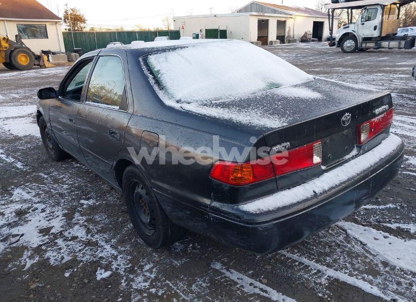 Photo 3 of 2001 Toyota Camry LE (VIN 4T1BG22KX1U858810)