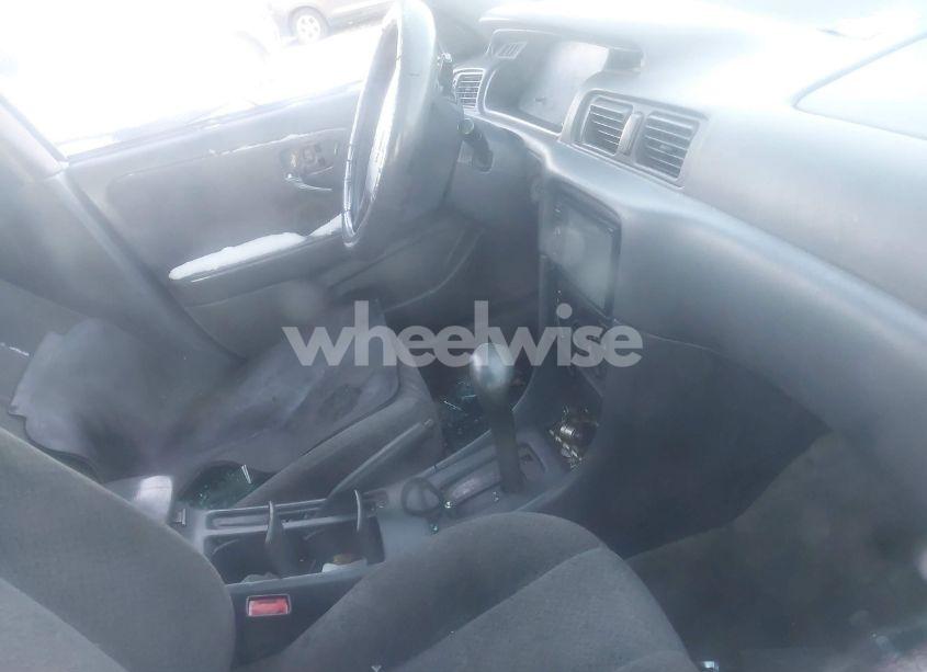 Photo 5 of 2001 Toyota Camry LE (VIN 4T1BG22KX1U858810)