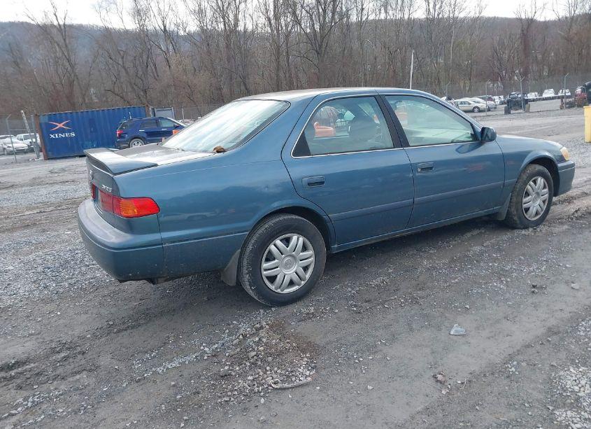 Photo 4 of 2001 Toyota Camry LE (VIN 4T1BG22KX1U865319)