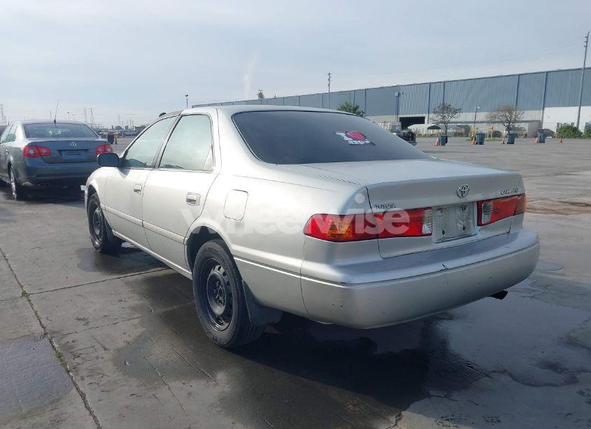 Photo 3 of 2001 Toyota Camry LE (VIN 4T1BG22KX1U867930)