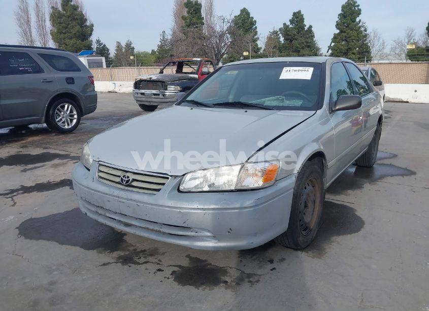 Photo 6 of 2001 Toyota Camry LE (VIN 4T1BG22KX1U867930)