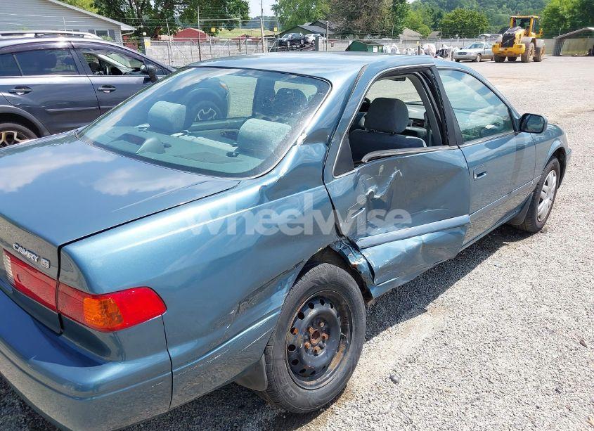 Photo 18 of 2001 Toyota Camry LE (VIN 4T1BG22KX1U869581)