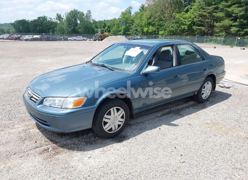 Photo 2 of 2001 Toyota Camry LE (VIN 4T1BG22KX1U869581)