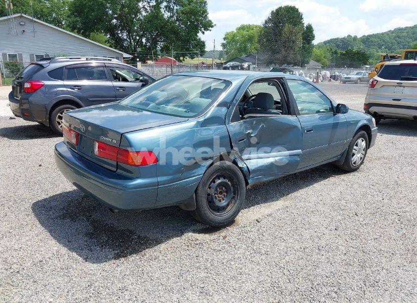 Photo 4 of 2001 Toyota Camry LE (VIN 4T1BG22KX1U869581)