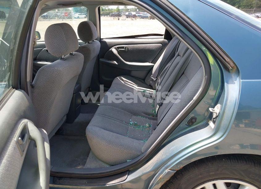 Photo 8 of 2001 Toyota Camry LE (VIN 4T1BG22KX1U869581)