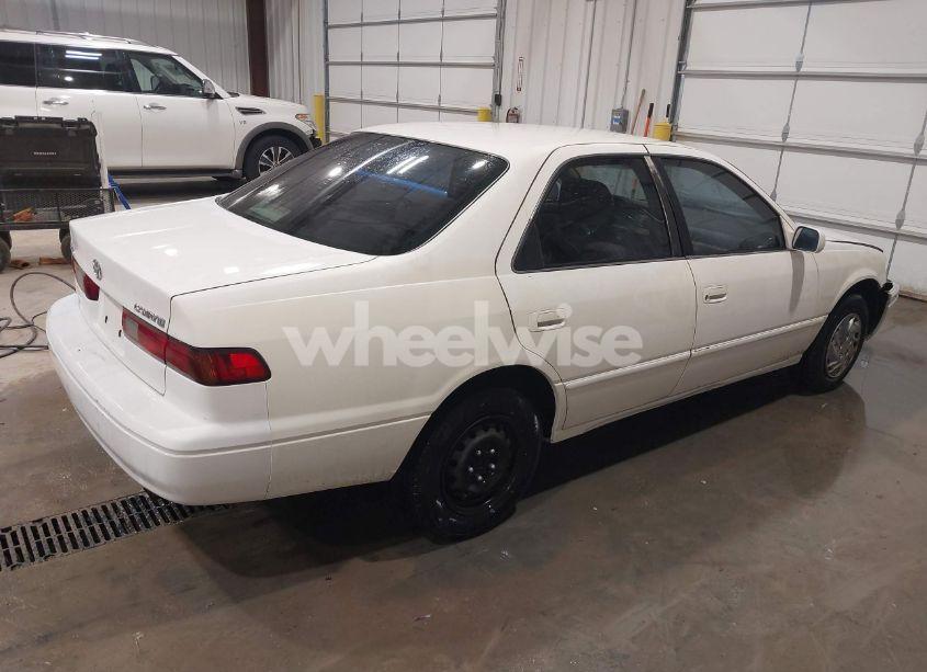 Photo 4 of 1997 Toyota Camry LE (VIN 4T1BG22KXVU009217)