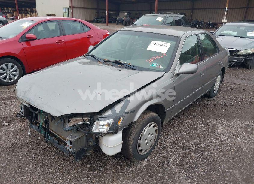 Photo 2 of 1998 Toyota Camry LE (VIN 4T1BG22KXWU202064)