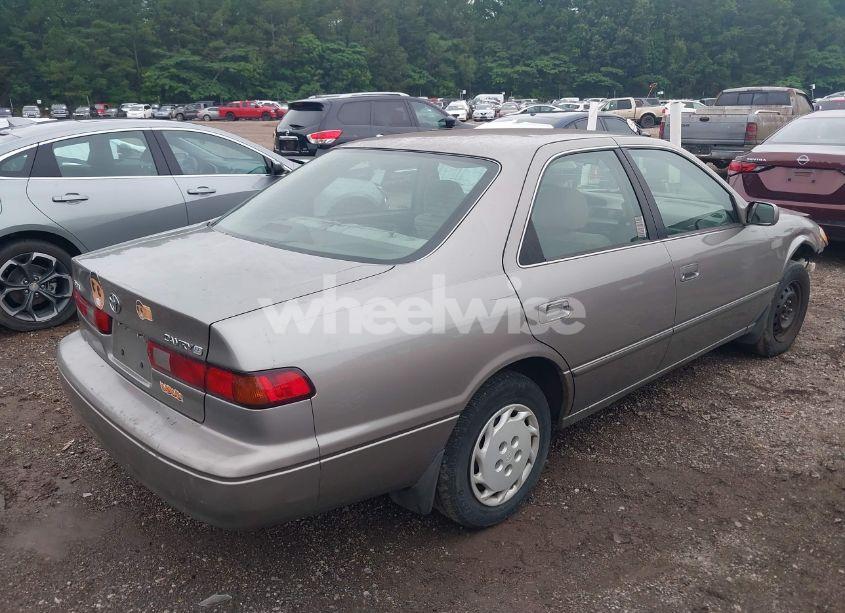 Photo 4 of 1998 Toyota Camry LE (VIN 4T1BG22KXWU202064)