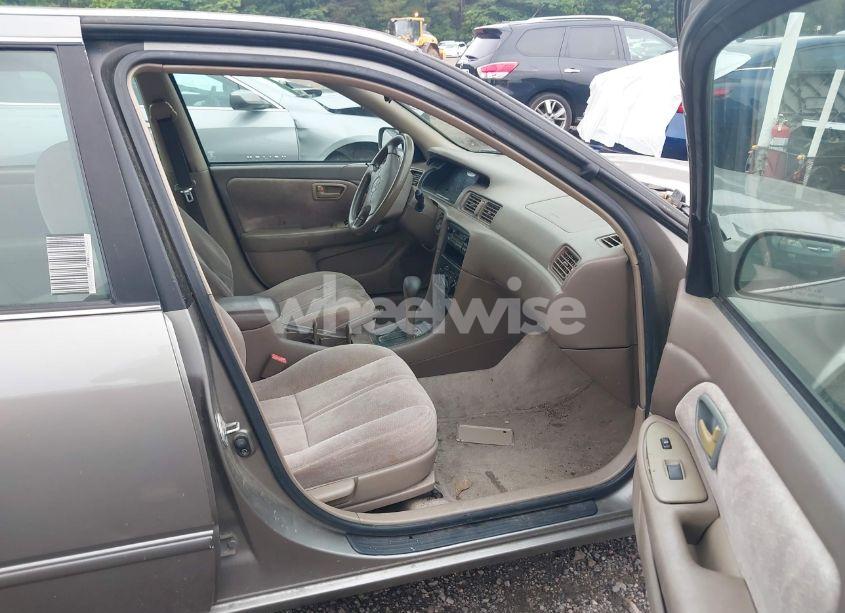 Photo 5 of 1998 Toyota Camry LE (VIN 4T1BG22KXWU202064)