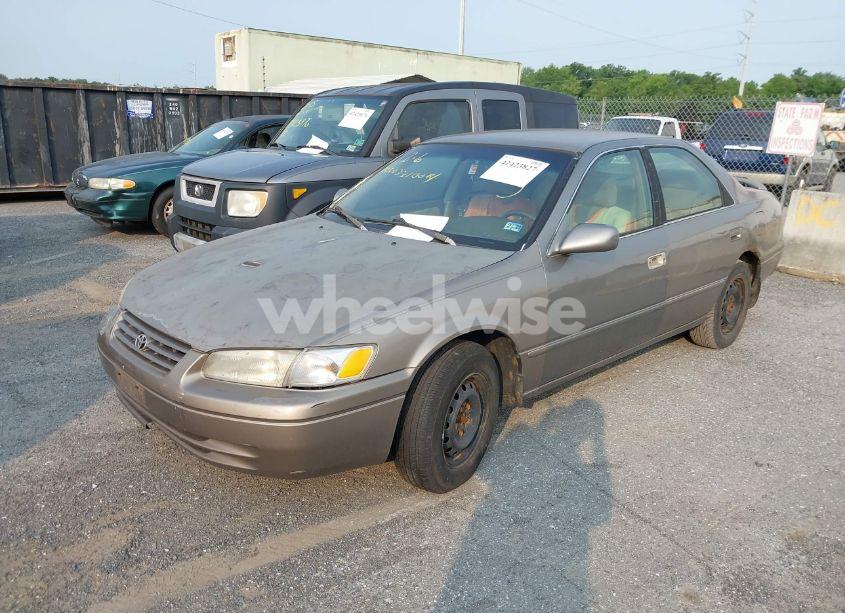 Photo 2 of 1998 Toyota Camry LE (VIN 4T1BG22KXWU203568)
