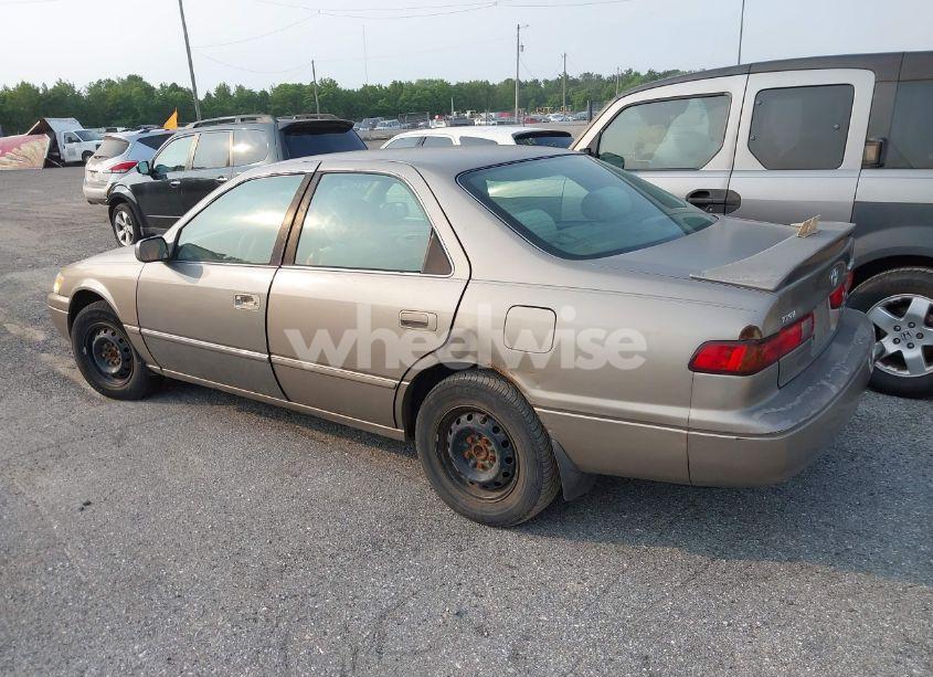 Photo 3 of 1998 Toyota Camry LE (VIN 4T1BG22KXWU203568)