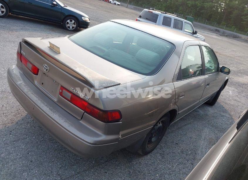 Photo 4 of 1998 Toyota Camry LE (VIN 4T1BG22KXWU203568)
