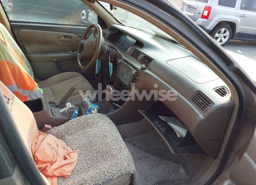 Photo 5 of 1998 Toyota Camry LE (VIN 4T1BG22KXWU203568)