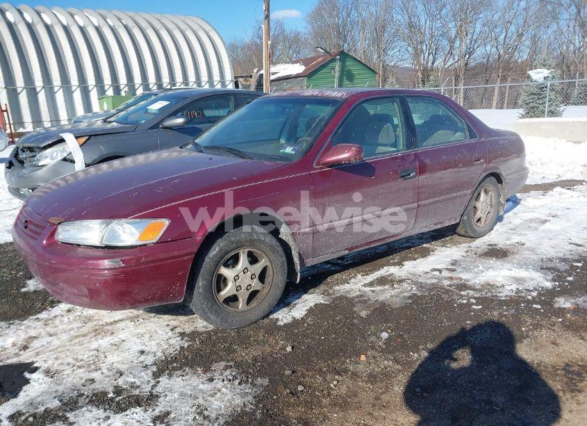 Photo 2 of 1998 Toyota Camry LE (VIN 4T1BG22KXWU293014)