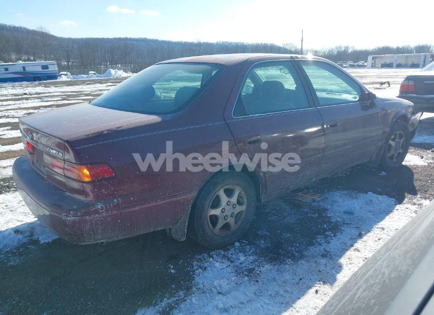 Photo 4 of 1998 Toyota Camry LE (VIN 4T1BG22KXWU293014)