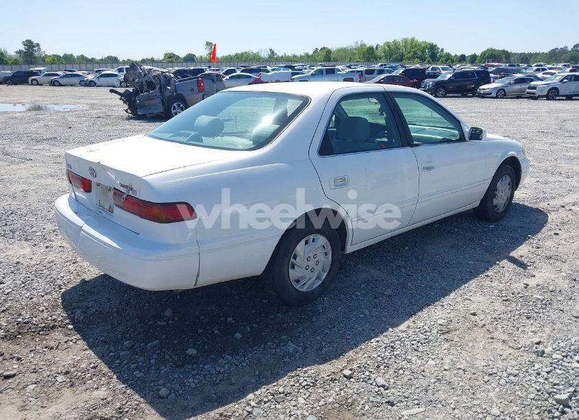 Photo 4 of 1998 Toyota Camry LE (VIN 4T1BG22KXWU312113)