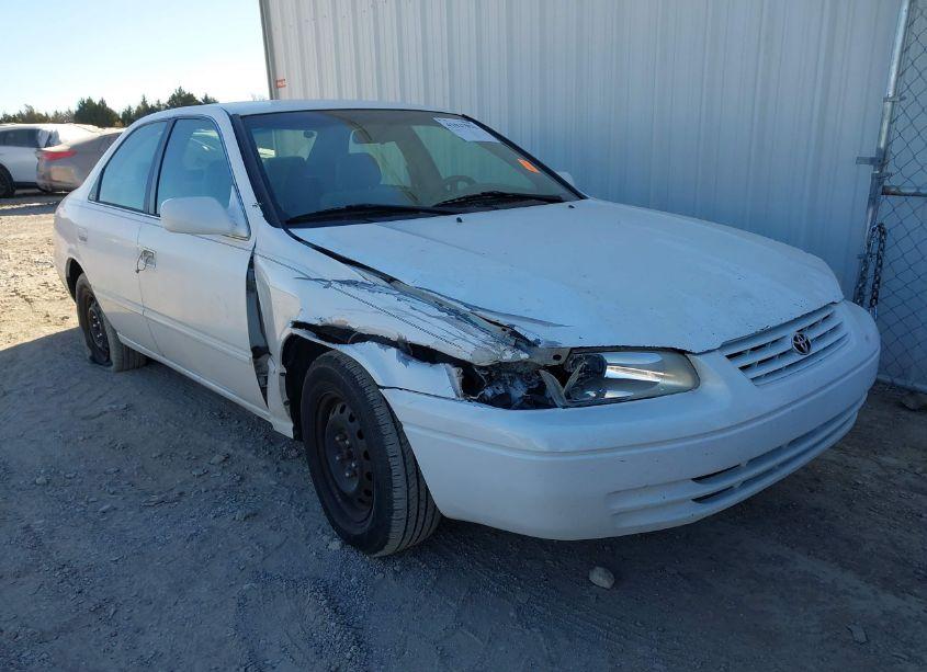 1999 Toyota Camry LE (VIN 4T1BG22KXXU430728) main photo