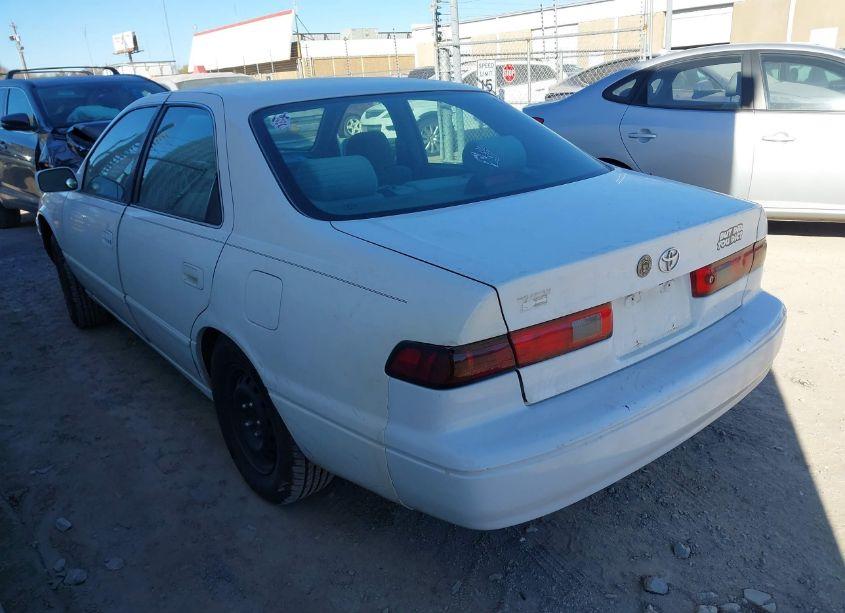 Photo 3 of 1999 Toyota Camry LE (VIN 4T1BG22KXXU430728)