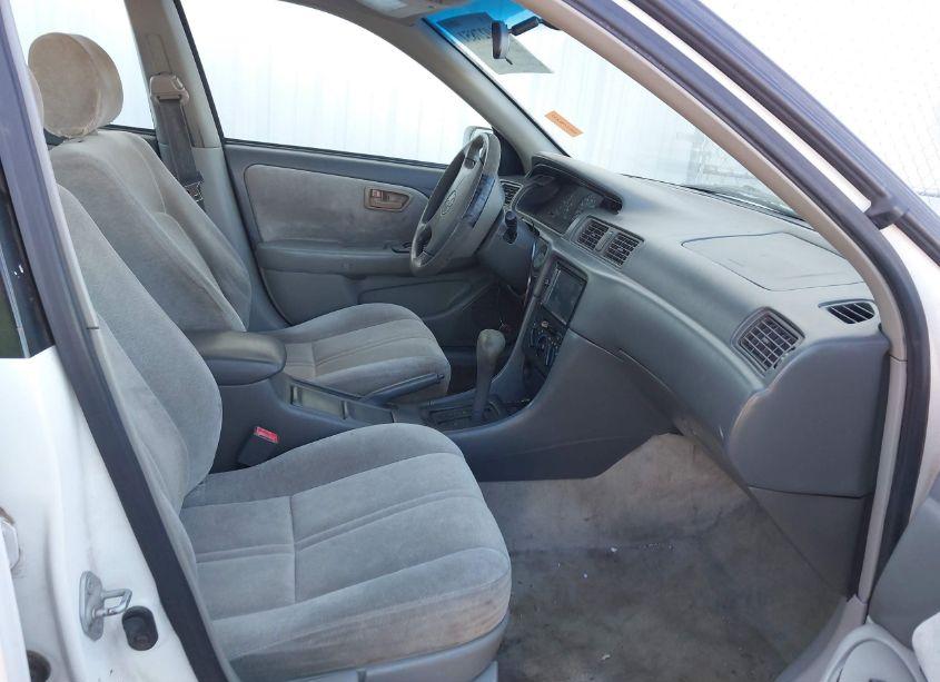 Photo 5 of 1999 Toyota Camry LE (VIN 4T1BG22KXXU430728)