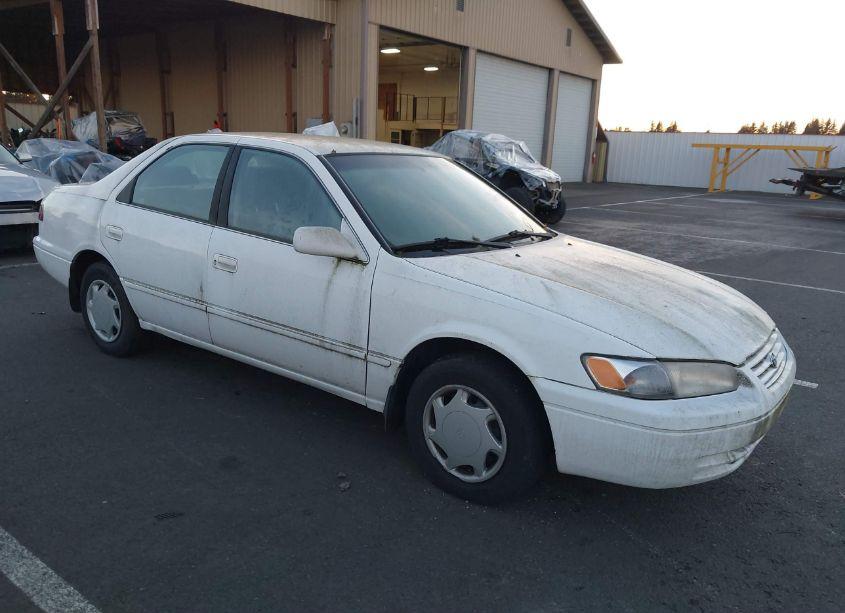 1999 Toyota Camry CE (VIN 4T1BG22KXXU902958) main photo