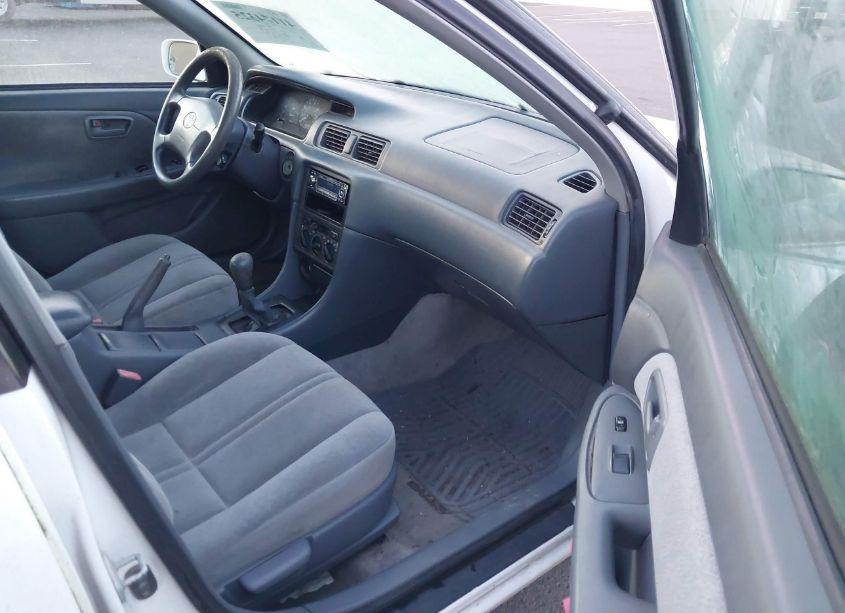 Photo 5 of 1999 Toyota Camry CE (VIN 4T1BG22KXXU902958)