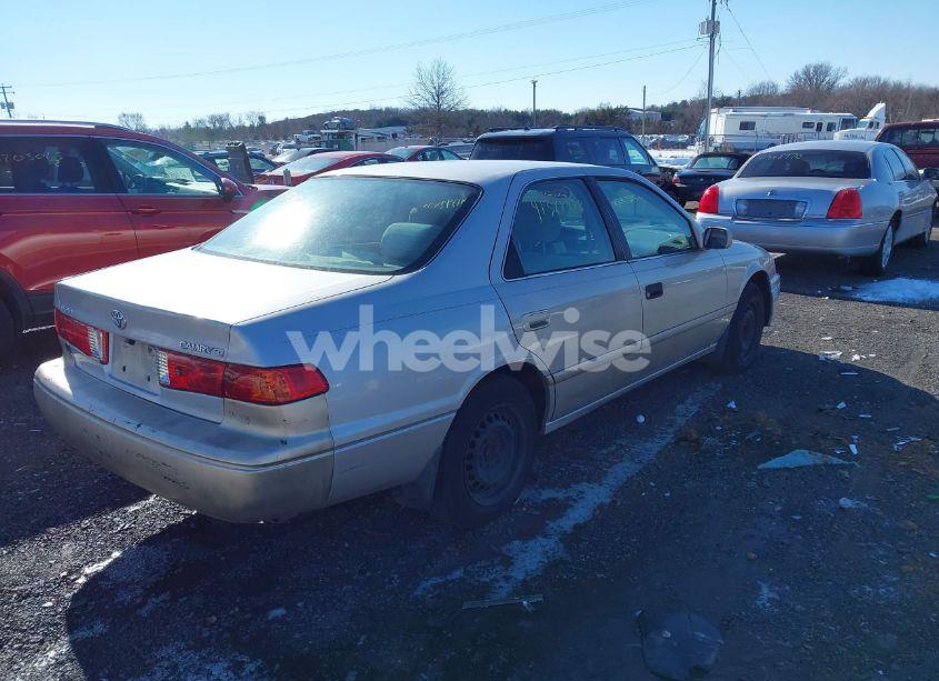 Photo 4 of 2000 Toyota Camry CE (VIN 4T1BG22KXYU008346)