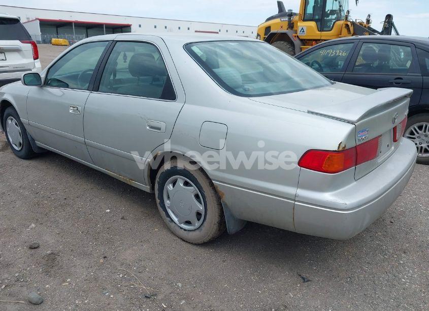 Photo 3 of 2000 Toyota Camry CE (VIN 4T1BG22KXYU685655)