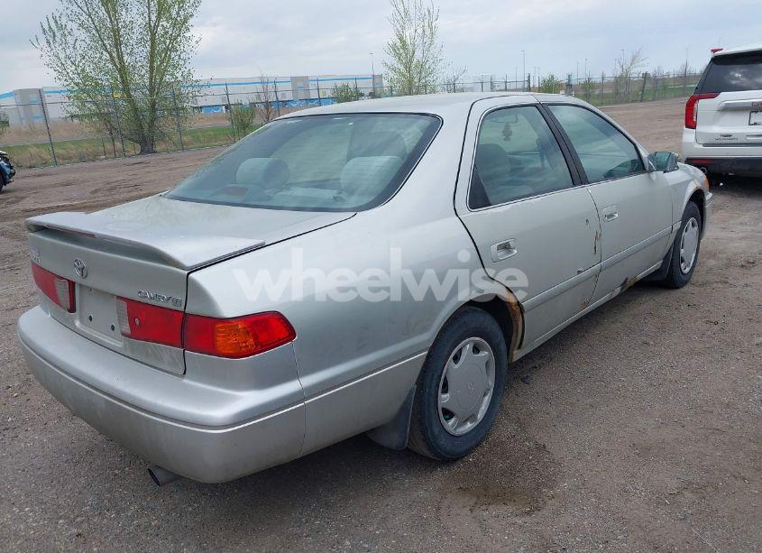 Photo 4 of 2000 Toyota Camry CE (VIN 4T1BG22KXYU685655)