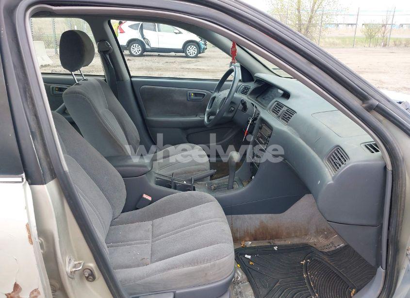 Photo 5 of 2000 Toyota Camry CE (VIN 4T1BG22KXYU685655)