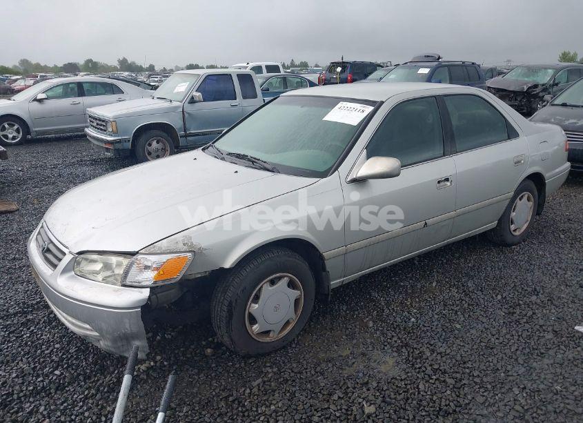 Photo 2 of 2000 Toyota Camry CE (VIN 4T1BG22KXYU690984)
