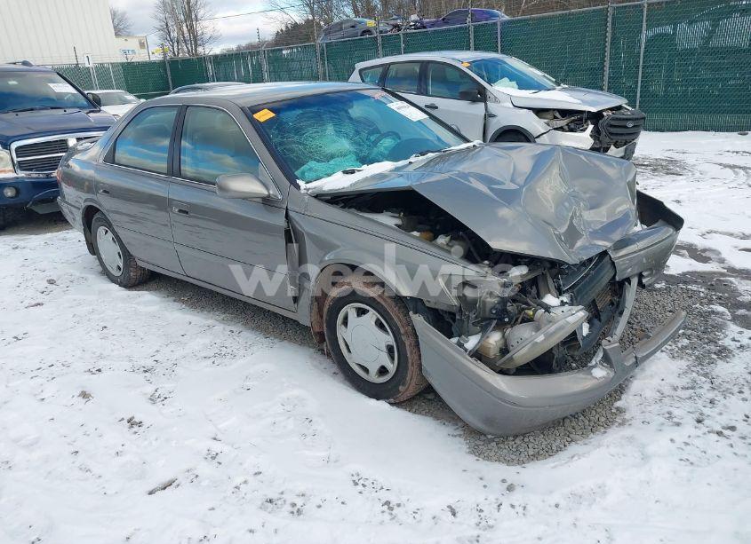 2000 Toyota Camry CE (VIN 4T1BG22KXYU714183) main photo